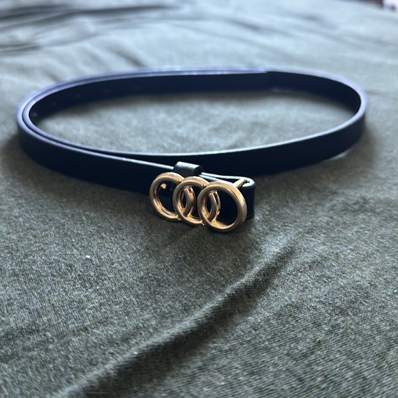 3pcs Women round gold loop buckle, Skinny belts. - Picture 2 of 4